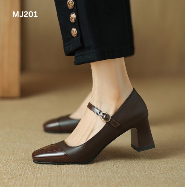 Square toe heel.