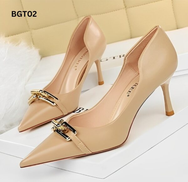 Elegant shoe with Hollow Metal Bucket - Image 3