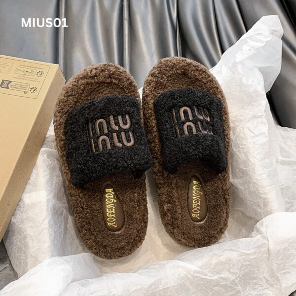 Thick-Soled Furry Slippers - Image 4