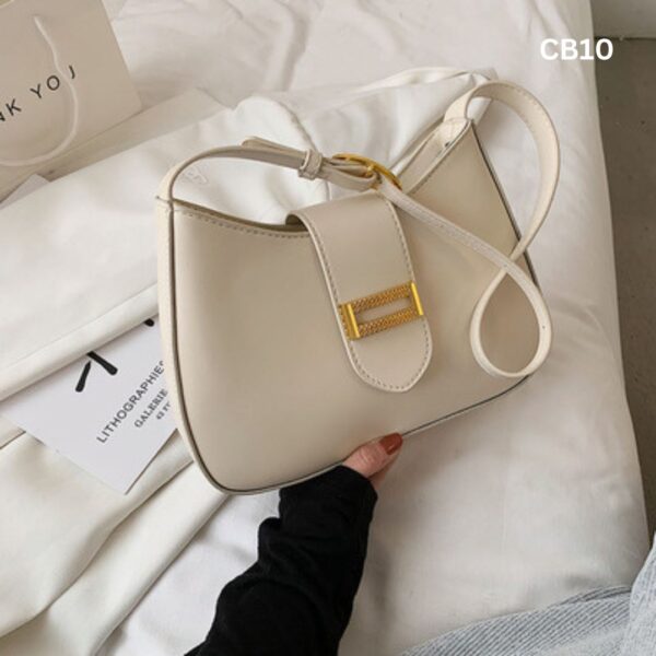 Fashionable Shoulder Bag. - Image 4