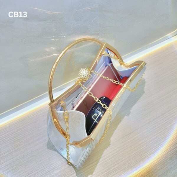 Diamond Bow Chain Hand Bag. - Image 4