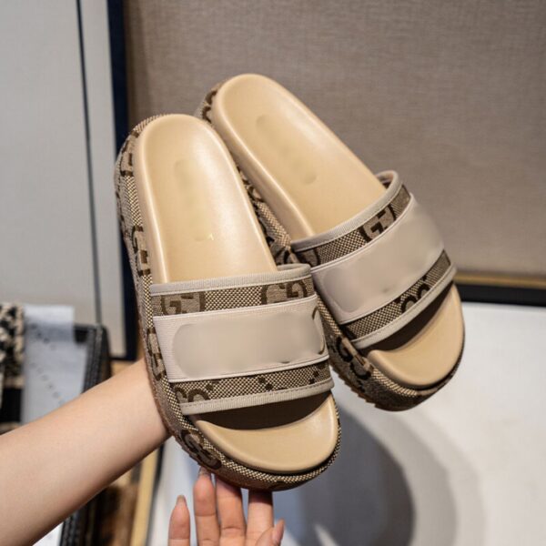 Master Copy Slipper.