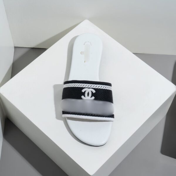 Chhanel Slipper Master Copy.