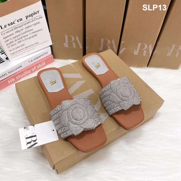 Style Rhinestone Flats Sandals - Image 4
