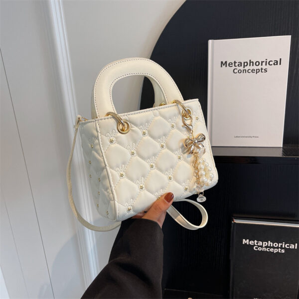 Fashionable One-Shoulder Crossbody Bag - Image 5