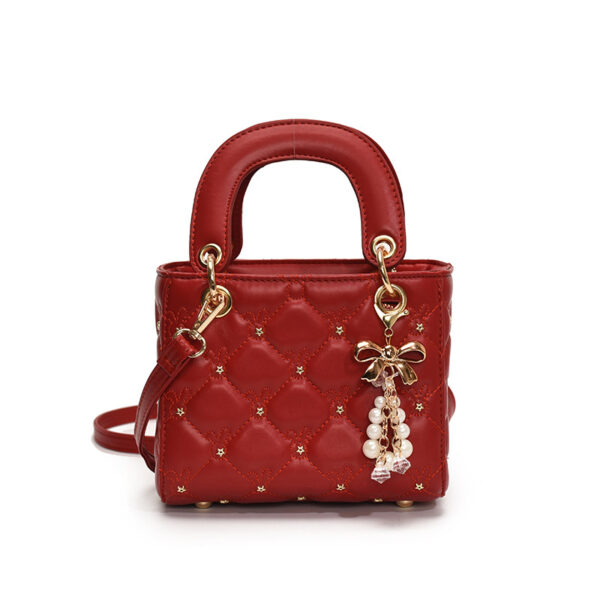 Fashionable One-Shoulder Crossbody Bag - Image 4