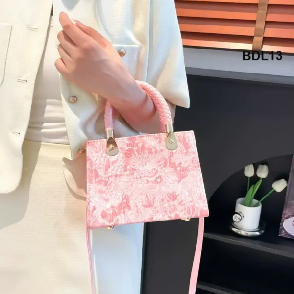 High-End Summer Style - Image 4