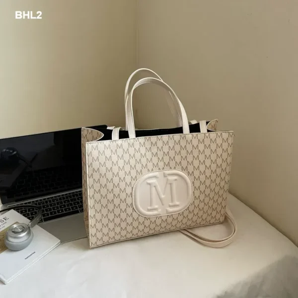 Large capacity ladies bag - Image 5