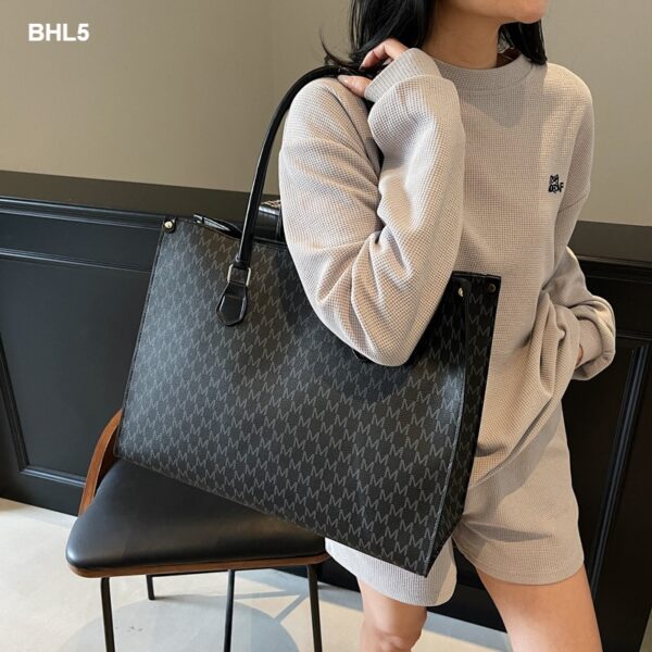 Versatile shoulder bag - Image 5