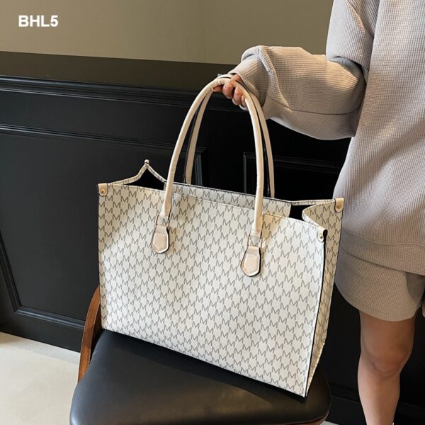 Versatile shoulder bag - Image 3